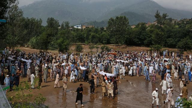 Pakistan Floods Kill Over 300 in 48 Hours as Monsoon Rains Bring Unstoppable Destruction