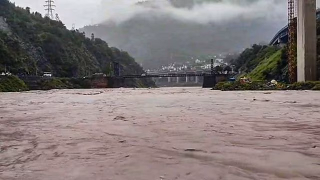 Monsoon Fury in Jammu: Vaishno Devi Pilgrims Among 9 Dead as Rains, Landslides and Floods Wreak Havoc