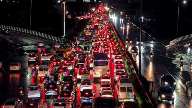 Why Gurgaon Comes to a Halt After Heavy Rain While Noida Keeps Moving: The Hidden Factors Behind the Difference